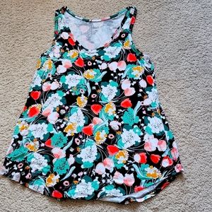 Basic floral tank